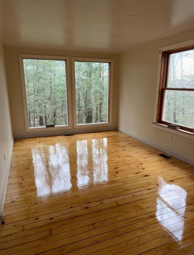 Building Photo - 300 Amherst Rd