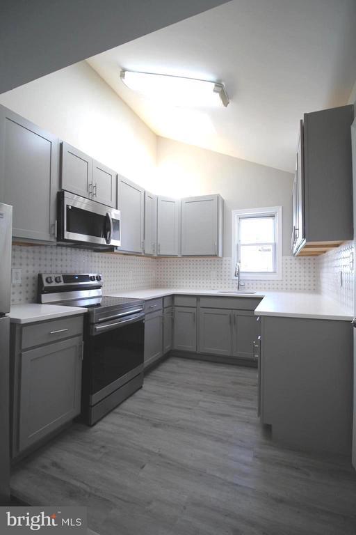 Building Photo - 5522 Addison Rd