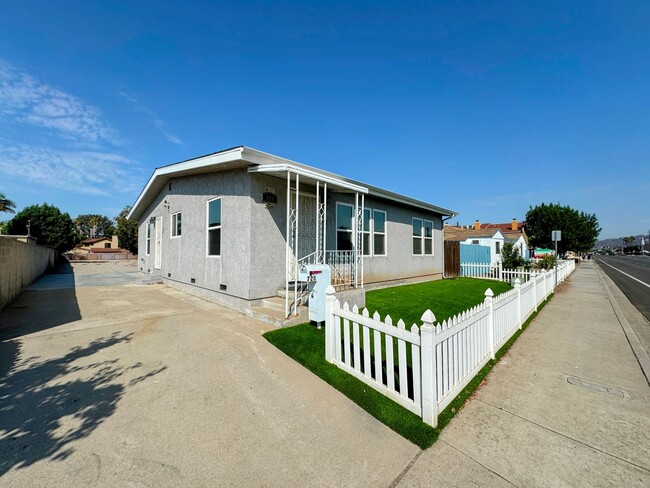 Building Photo - El Cajon 4 Bedroom/1 Bath with Huge Lot fo...