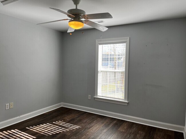 Building Photo - Don't miss this beautiful home in desirable Brice's Crossing