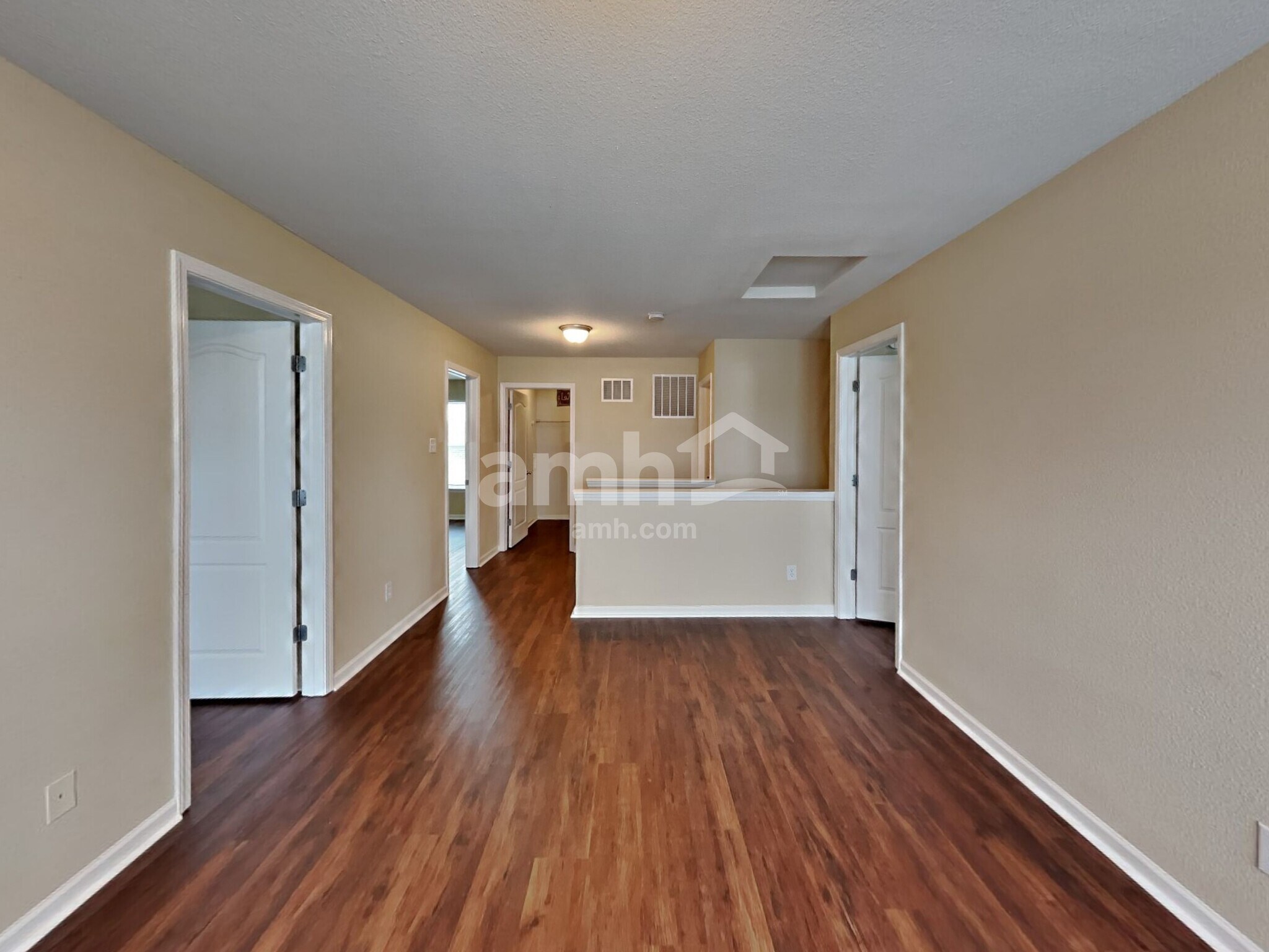 Building Photo - 1622 Carriage Cir