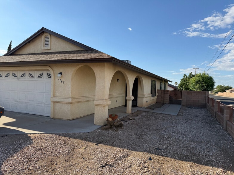 Building Photo - 2747 Chambers Ave