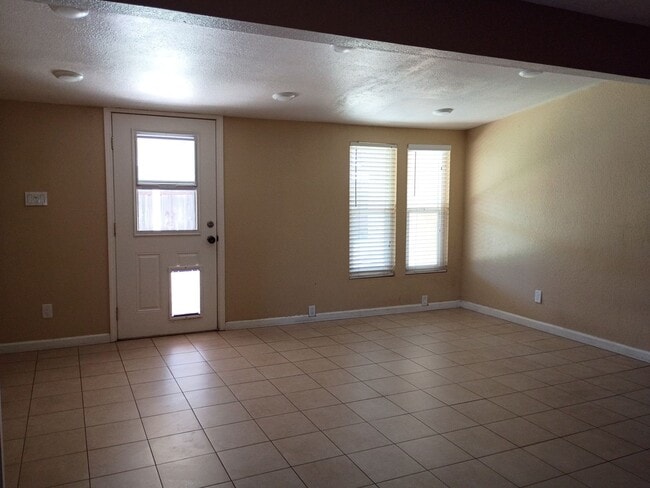 Building Photo - 1432 Jackellen Ln