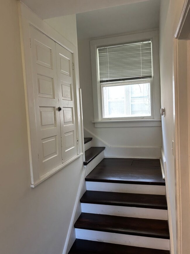 Building Photo - Newly Renovated 3 Bedroom on Park Avenue