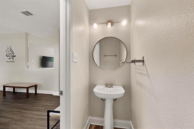 Building Photo - 2305 Sumac Ct