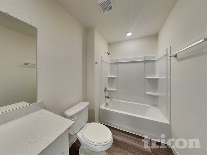 Building Photo - 12712 Big Rnch Rd