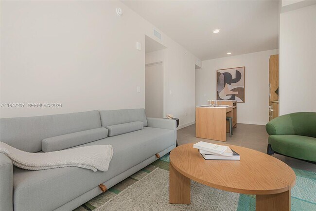 Building Photo - 11 NE 6th St