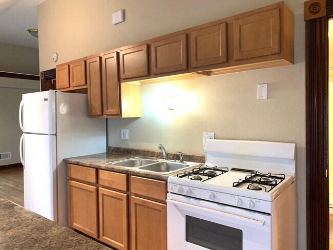 Building Photo - 2261 S Mound