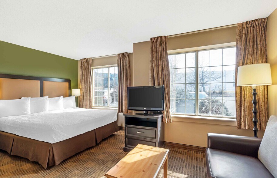 Building Photo - Furnished Studio-Chicago - Westmont - Oak Brook