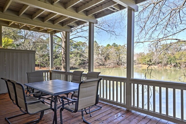 Primary Photo - Completely remodeled and furnished Waterfr...