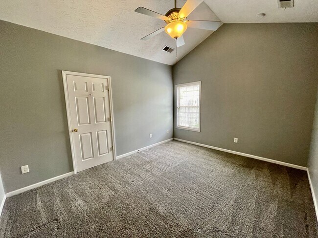 Building Photo - 3 Bedroom Ranch for Rent!