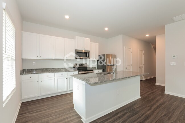 Building Photo - Fantastic 4bd/2.5ba home! Let yourself in!