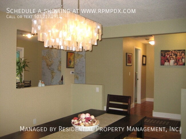 Building Photo - 7730 SW 87th Ave