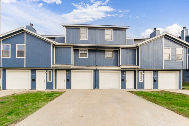 Building Photo - 3123 Eaton St