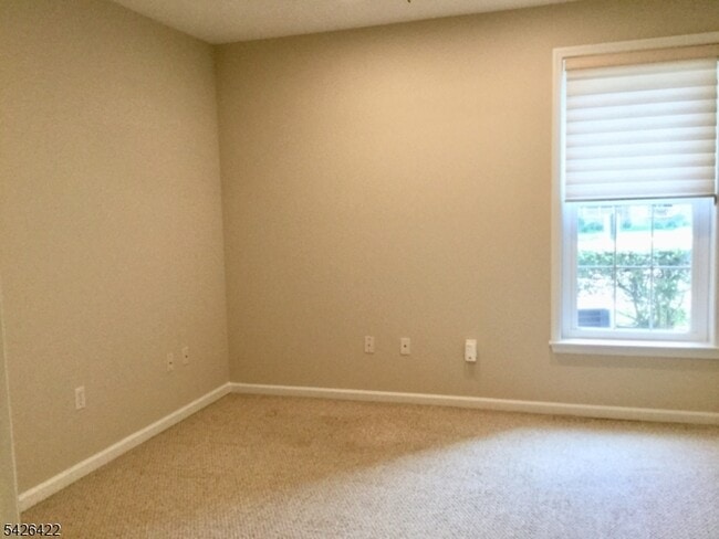 Building Photo - 2112 Clinton Ln