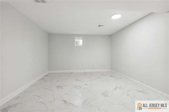 Building Photo - 2227 Lewis Pl