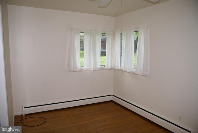 Building Photo - 6056 Lincoln Way W