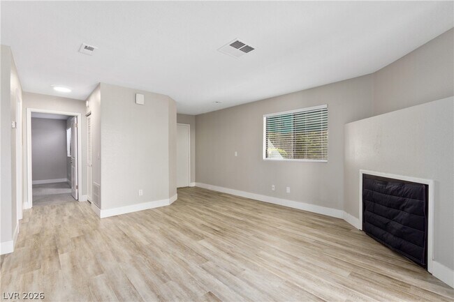 Building Photo - 2220 Pine Breeze Ln