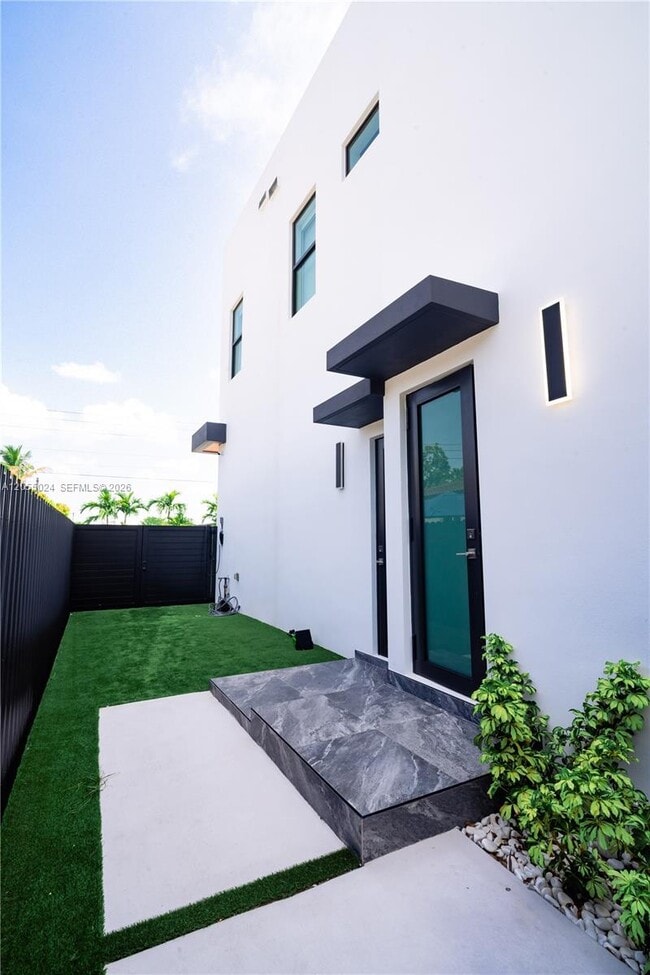 Building Photo - 9330 SW 34th St