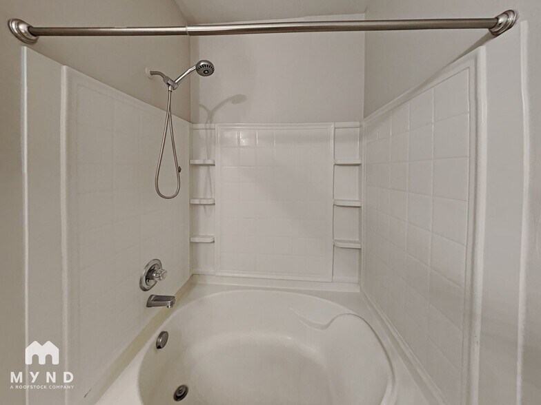 Building Photo - 1409 N 81st Dr