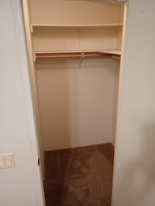 Building Photo - 202 Holly St