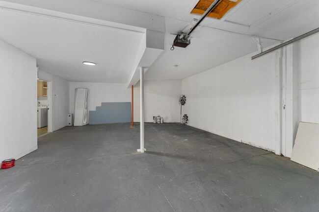 Building Photo - 615 S Morningside Dr