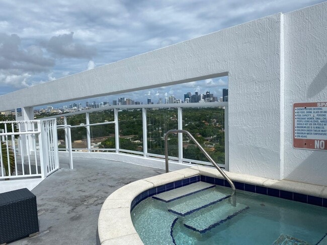 Building Photo - 1401 SW 22nd St