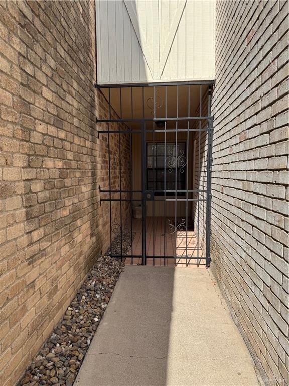 Building Photo - 21 Bluebird Ave