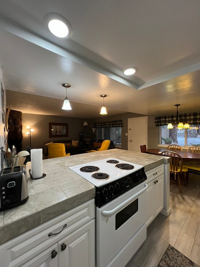 Building Photo - 1120 Herbert Ave