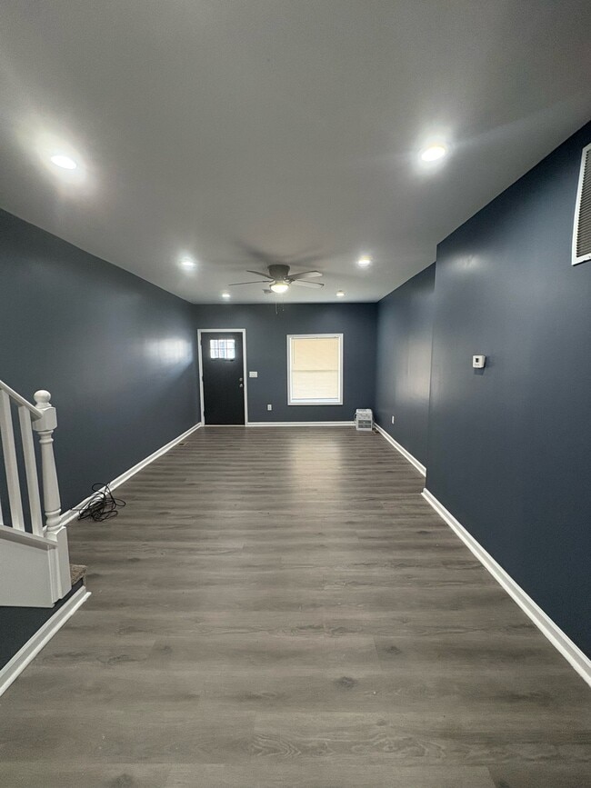 Building Photo - 636 E 29th St