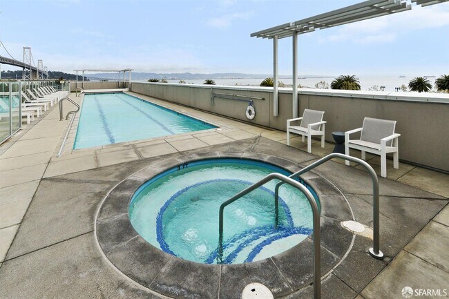 Building Photo - 501 Beale St