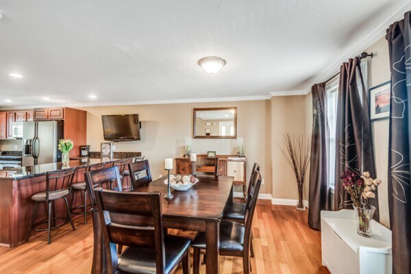 Building Photo - 37 Parker St