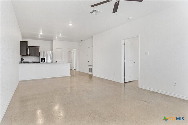 Building Photo - 1242 Lehmann Dr