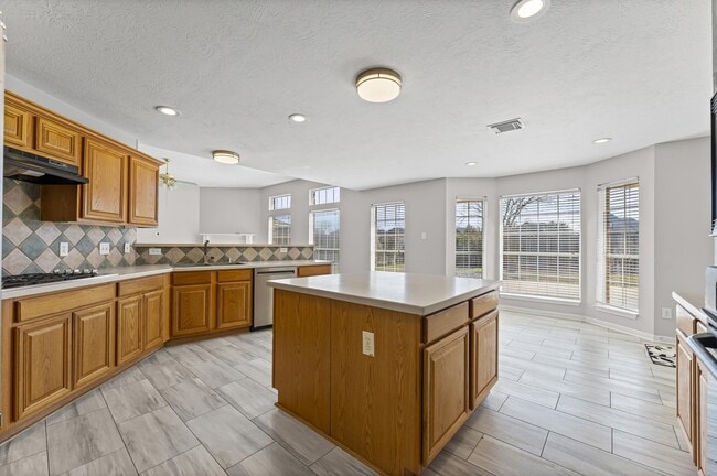 Building Photo - 2215 Winecup Ln