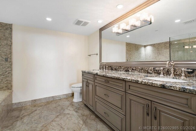Building Photo - 2727 S Ocean Blvd