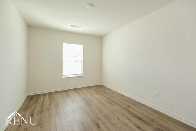 Building Photo - Coming Soon! First Month Free!