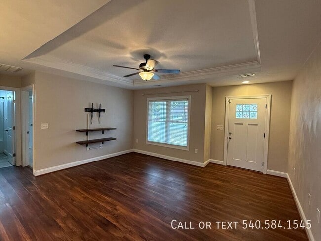 Building Photo - 839 Summerdean Ave NE