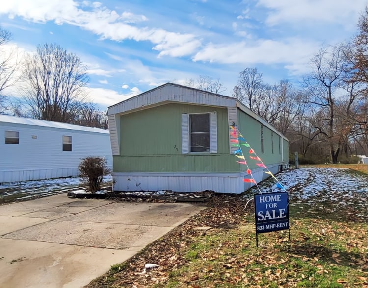 Building Photo - 77 Deerwood Park