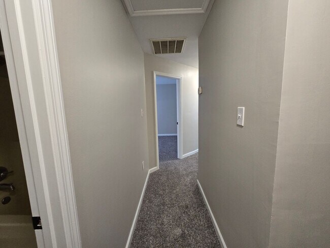 Building Photo - 1216 Superior Pointe Pl