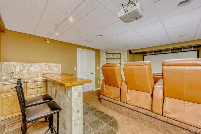 Building Photo - 22 Golden Rd