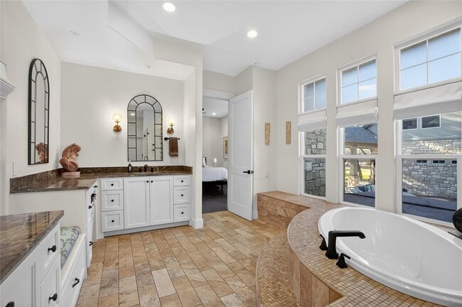 Building Photo - 3627 Stoneridge Rd