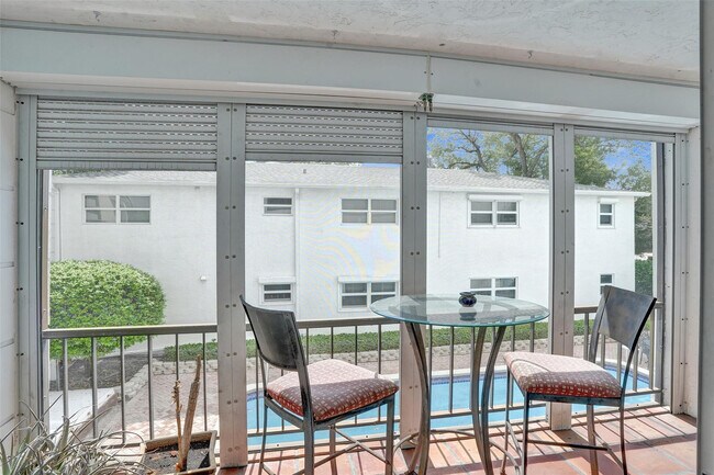 Building Photo - 1212 SE 2nd Ct