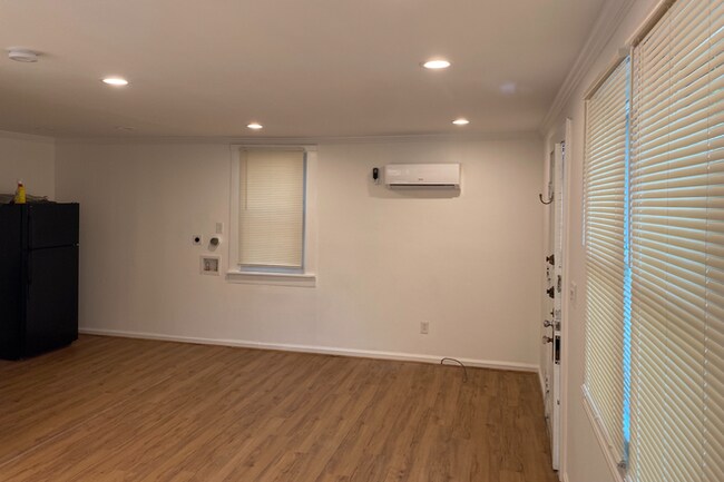 Building Photo - 1414 Emory Rd NE