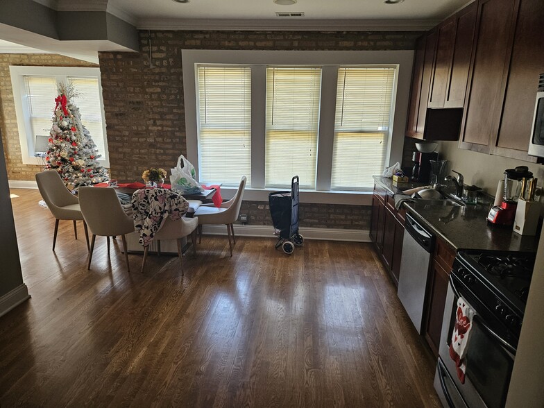 Kitchen/Dining Room - 6503 N Mozart St