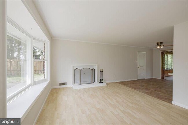 Building Photo - 5004 Eastchester Cir