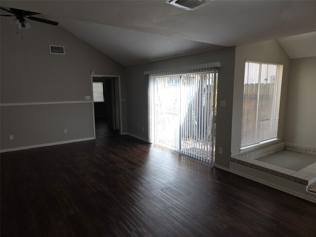 Building Photo - 6303 Gladewell Dr