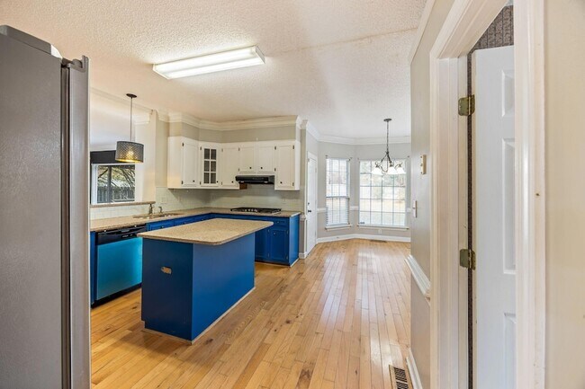 Building Photo - 1114 Rivershyre Dr