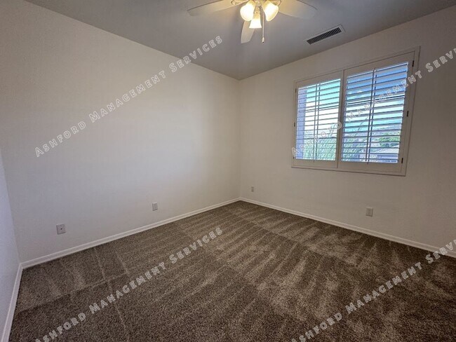 Building Photo - Beautiful 4-Bedroom, 3-Bath Home in Phoeni...