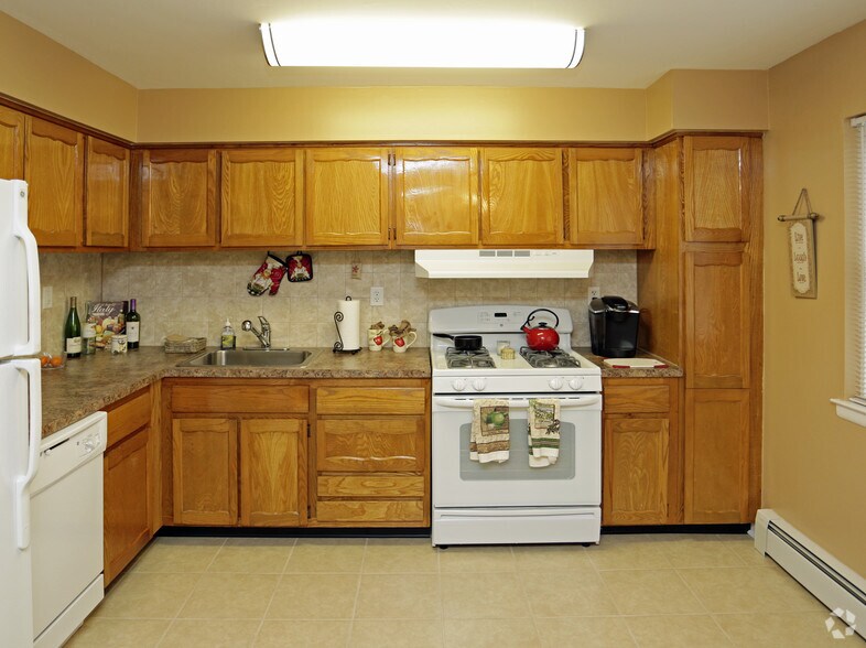 Center Grove Village 100 Center Grove Rd Randolph NJ 07869