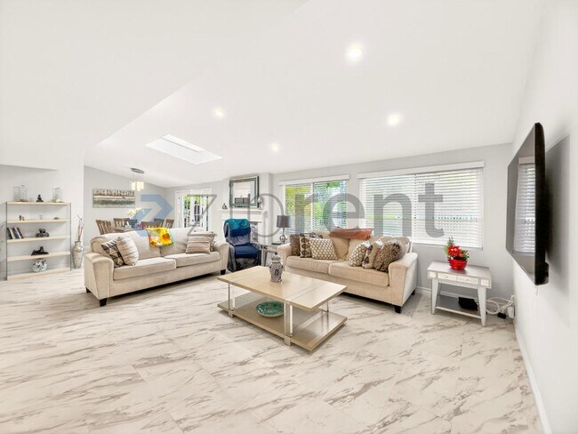 Building Photo - 20520 Rhoda St